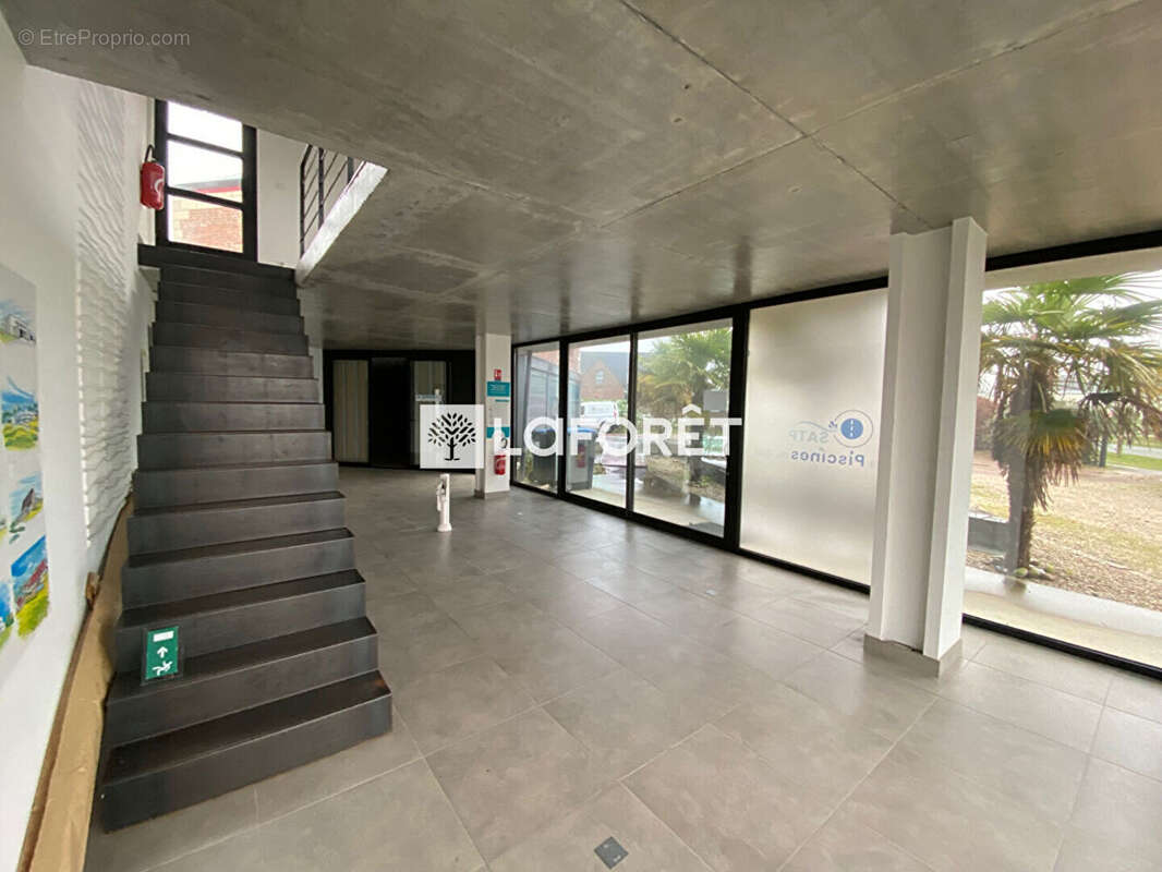 Commerce à MERIGNIES