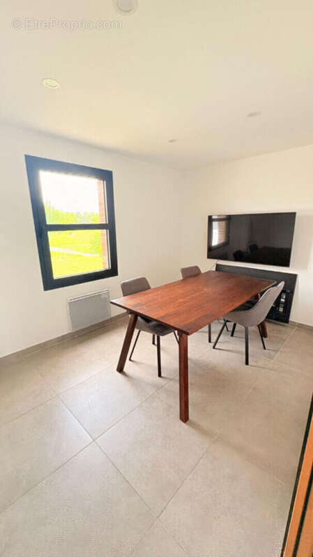 Commerce à MERIGNIES