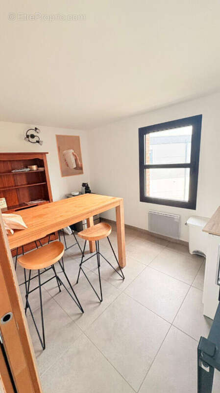 Commerce à MERIGNIES