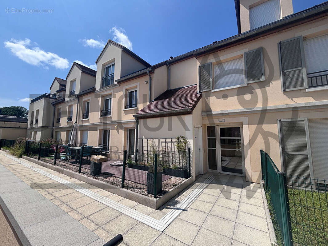 Appartement à VILLENEUVE-LE-COMTE