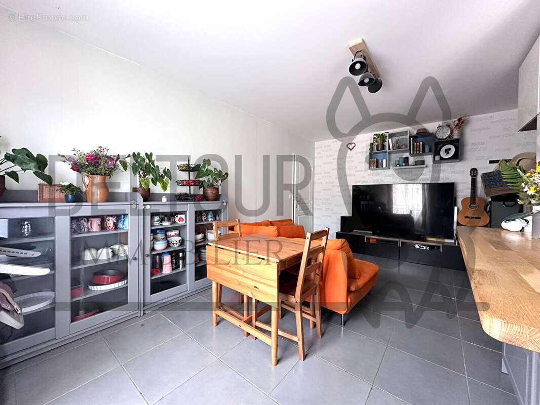 Appartement à VILLENEUVE-LE-COMTE