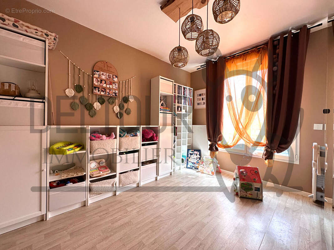 Appartement à VILLENEUVE-LE-COMTE