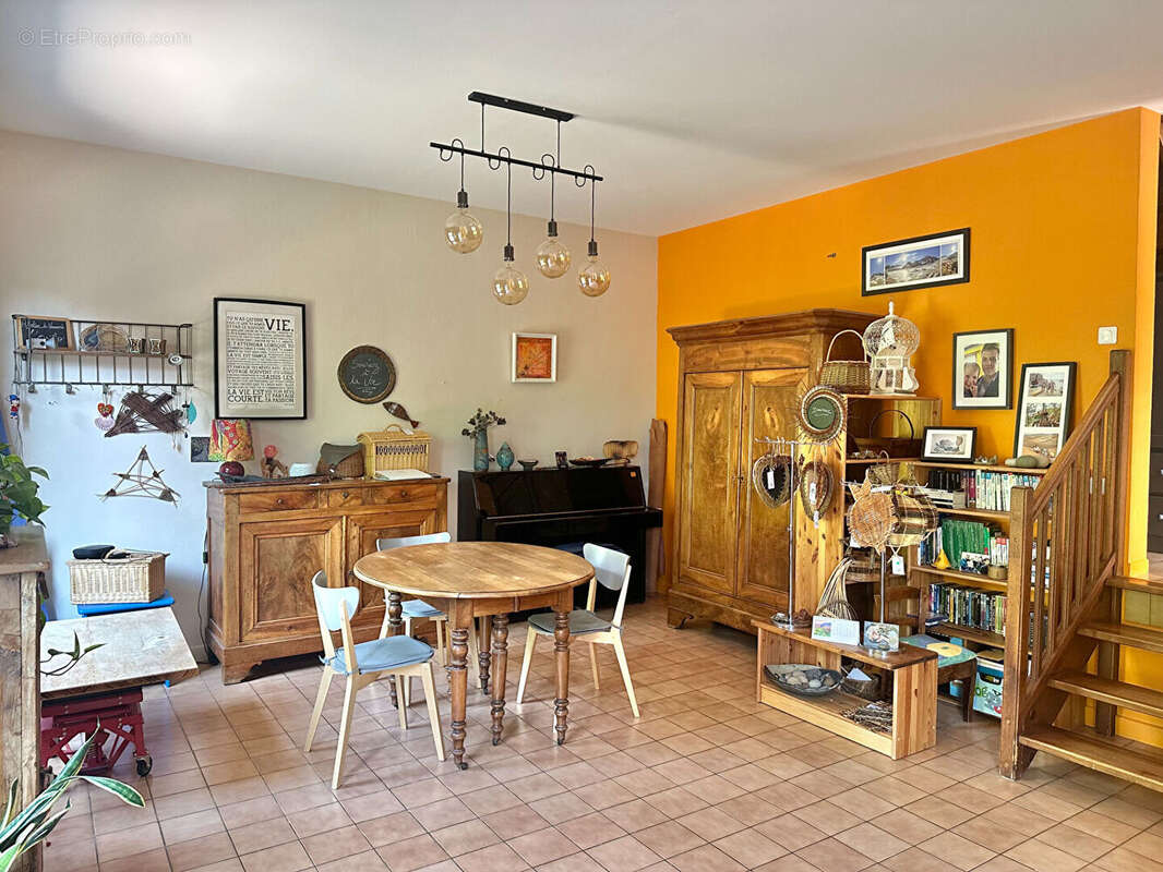 Maison à VAULX-MILIEU