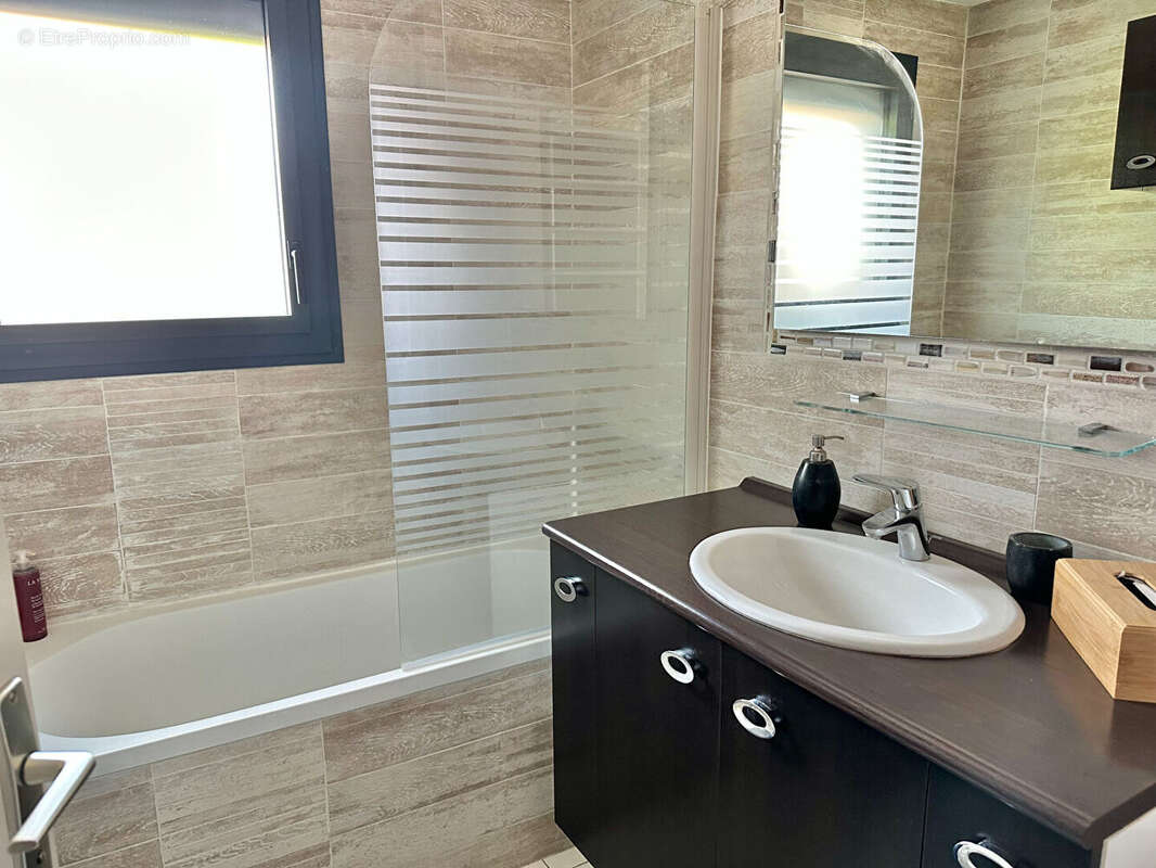 Maison à VAULX-MILIEU