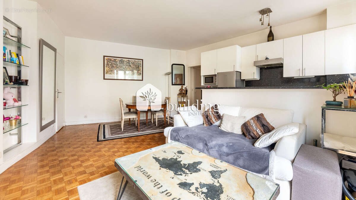 Appartement à NEUILLY-SUR-SEINE