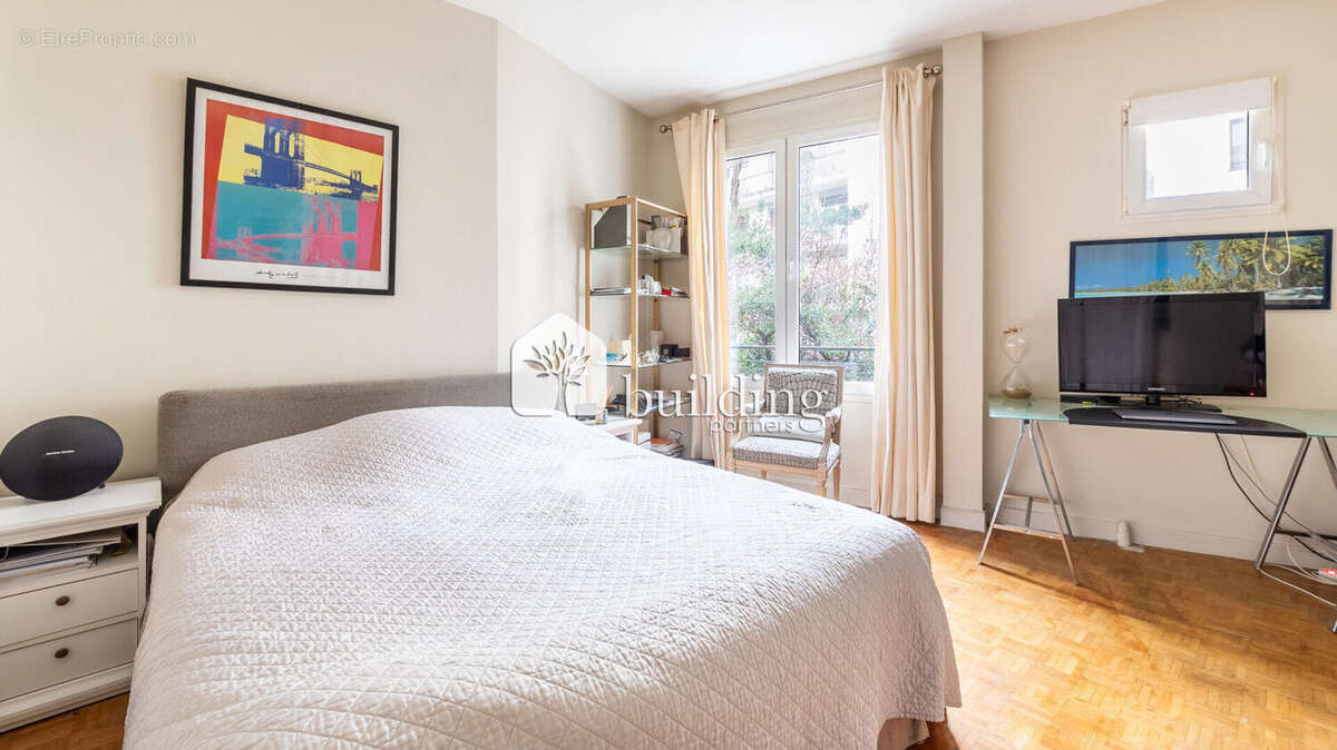 Appartement à NEUILLY-SUR-SEINE