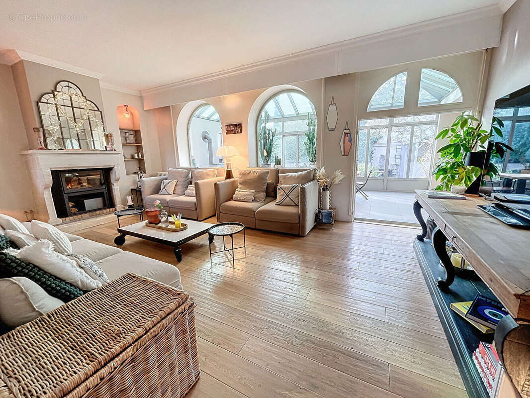 Maison à NEAUPHLE-LE-CHATEAU