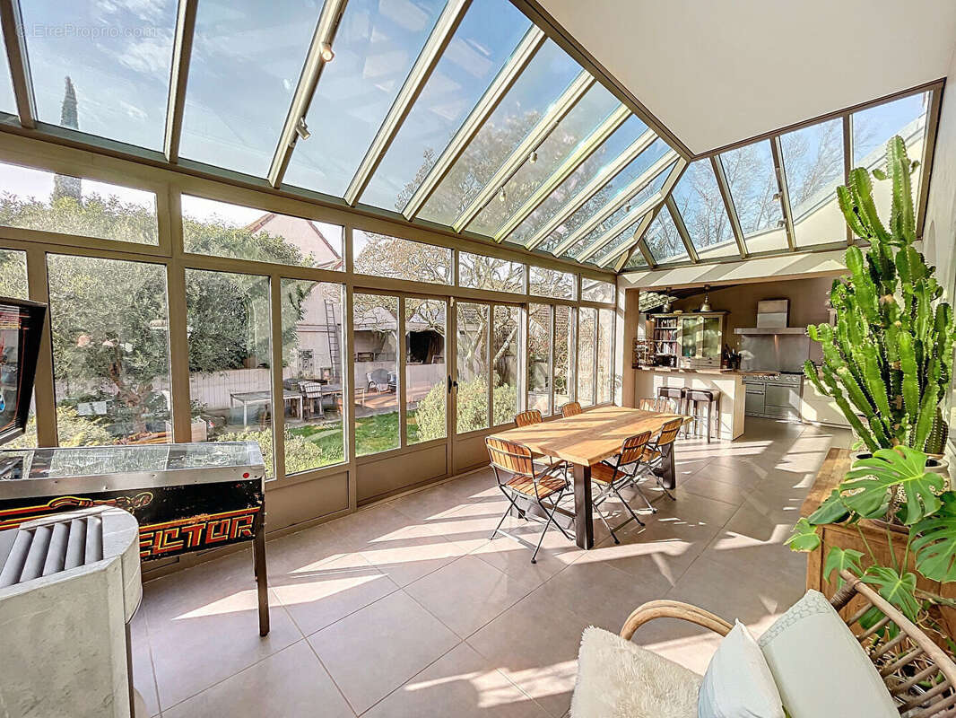 Maison à NEAUPHLE-LE-CHATEAU