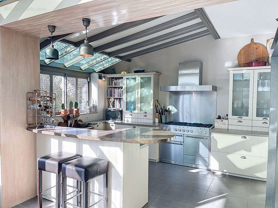 Maison à NEAUPHLE-LE-CHATEAU