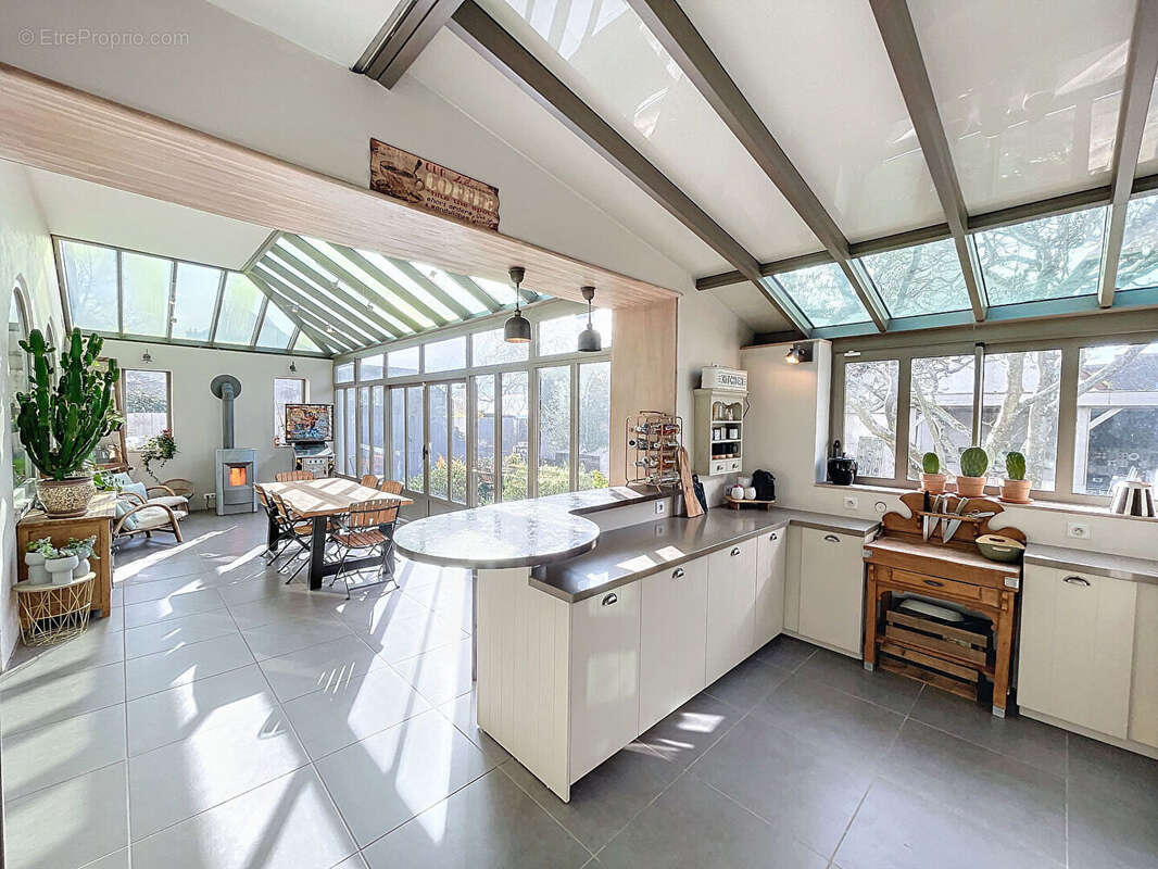 Maison à NEAUPHLE-LE-CHATEAU