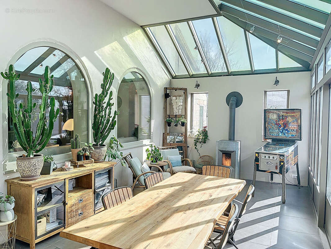 Maison à NEAUPHLE-LE-CHATEAU