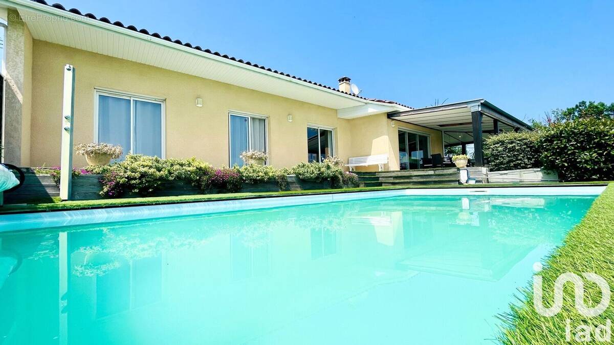 Photo 1 - Maison à VILLENEUVE-DE-RIVIERE