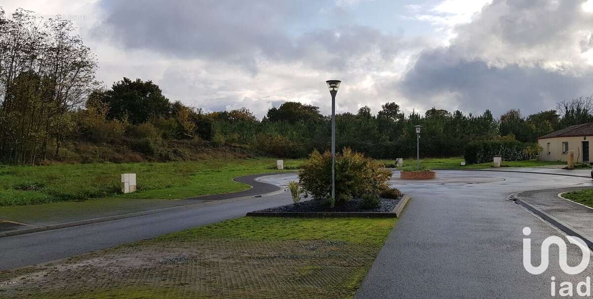 Photo 2 - Terrain à LES RAIRIES