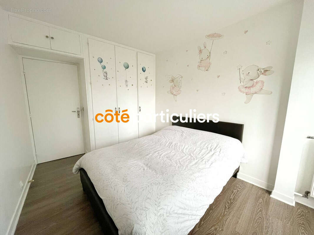 Appartement à COURBEVOIE