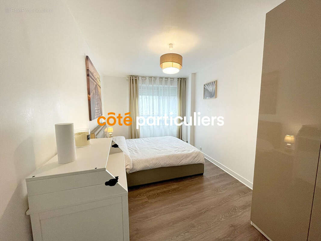 Appartement à COURBEVOIE