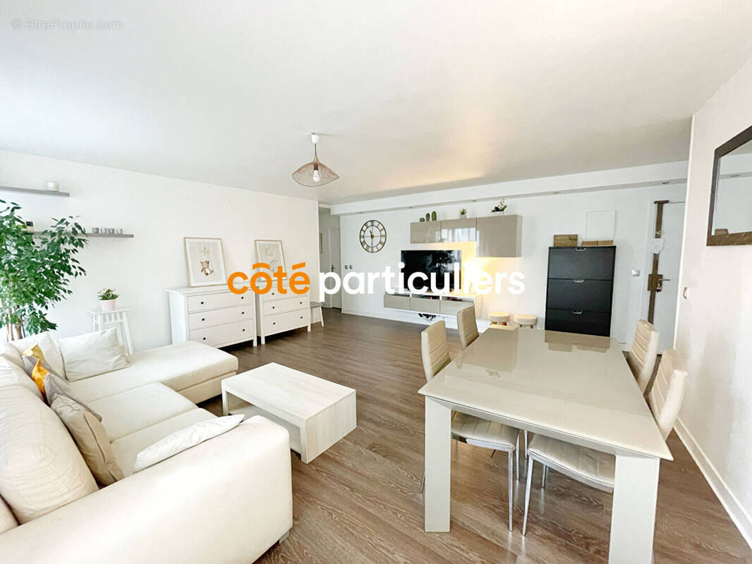 Appartement à COURBEVOIE