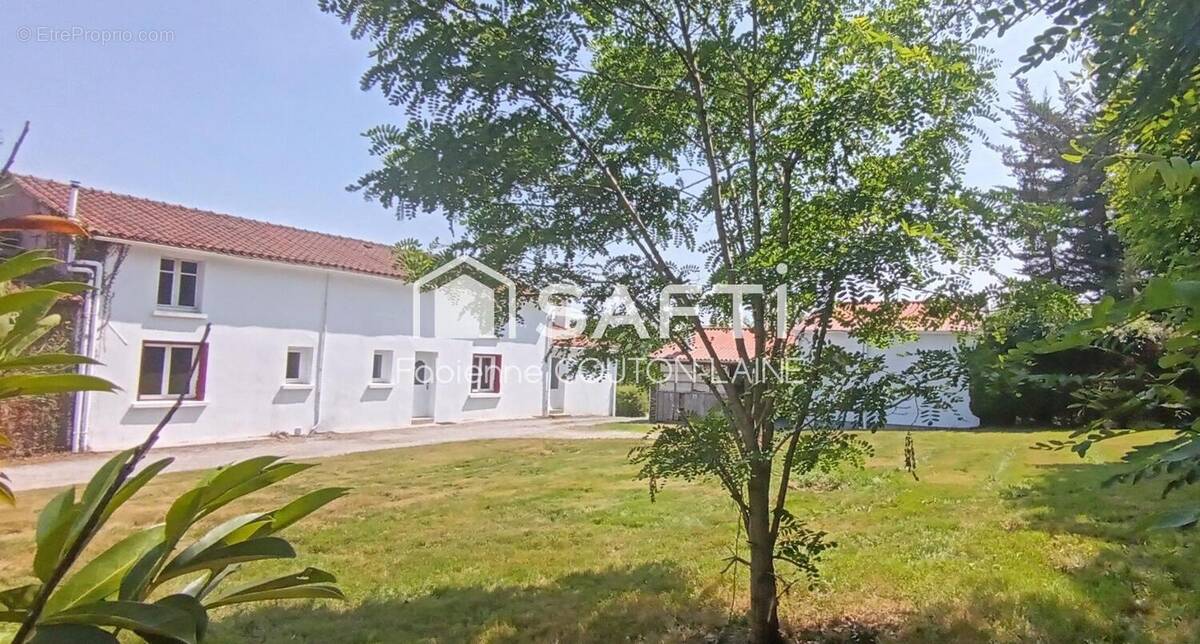 Photo 1 - Maison à VENANSAULT