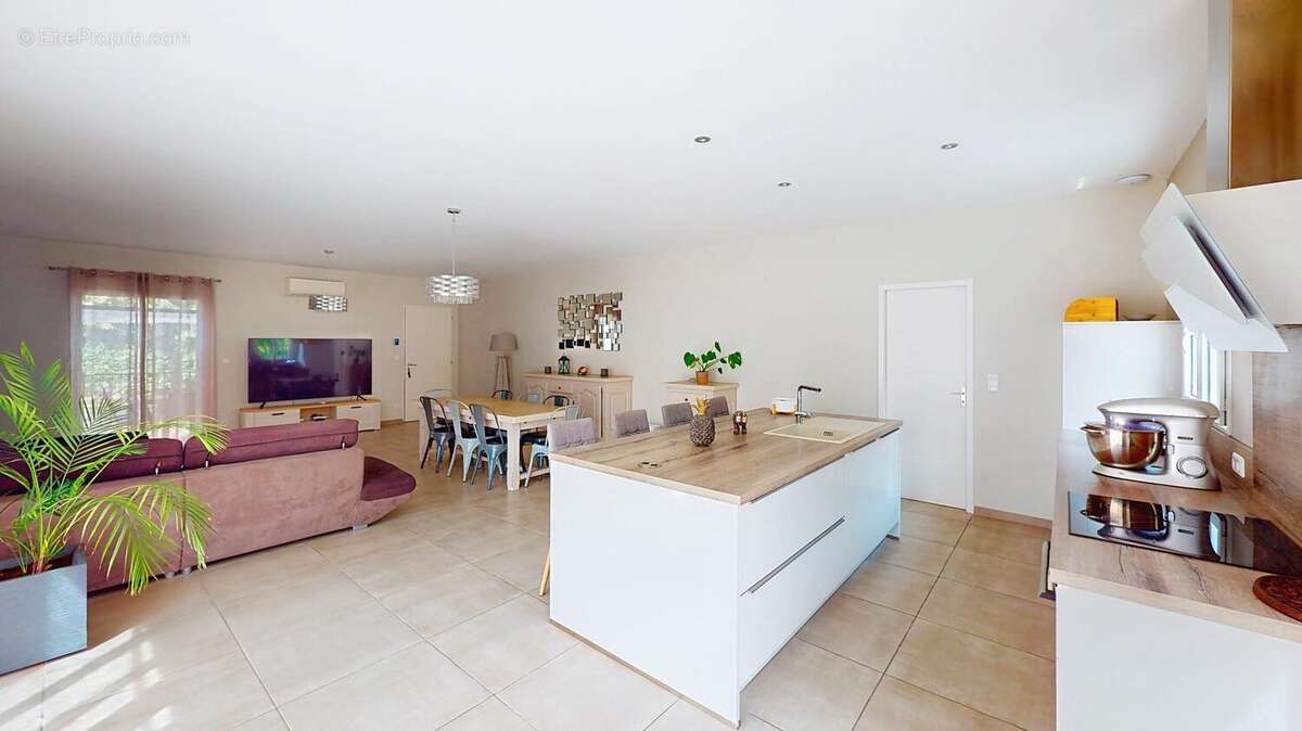 Photo 6 - Maison à ROCBARON