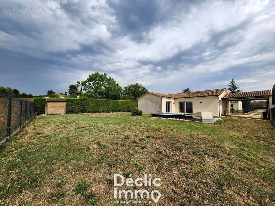 Maison à ROULLET-SAINT-ESTEPHE