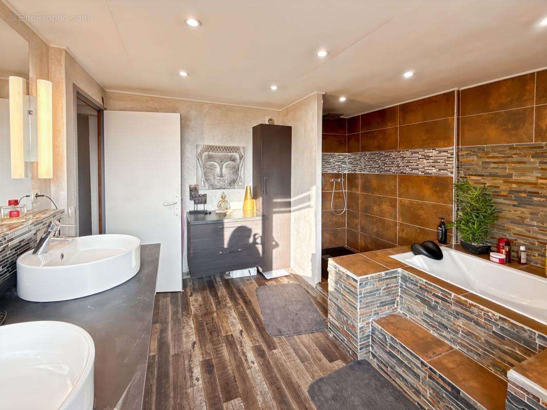 Maison à SAINT-MARTIN-DU-VAR