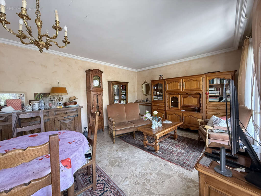 Maison à SAINT-MAUR-DES-FOSSES