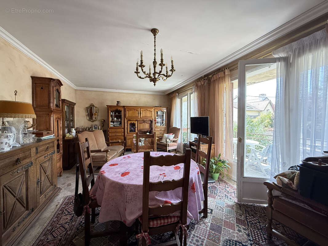 Maison à SAINT-MAUR-DES-FOSSES