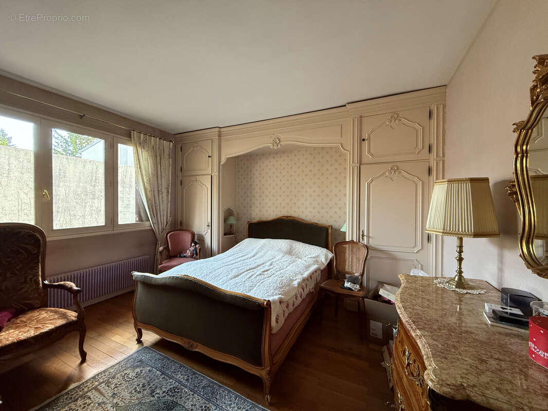 Maison à SAINT-MAUR-DES-FOSSES