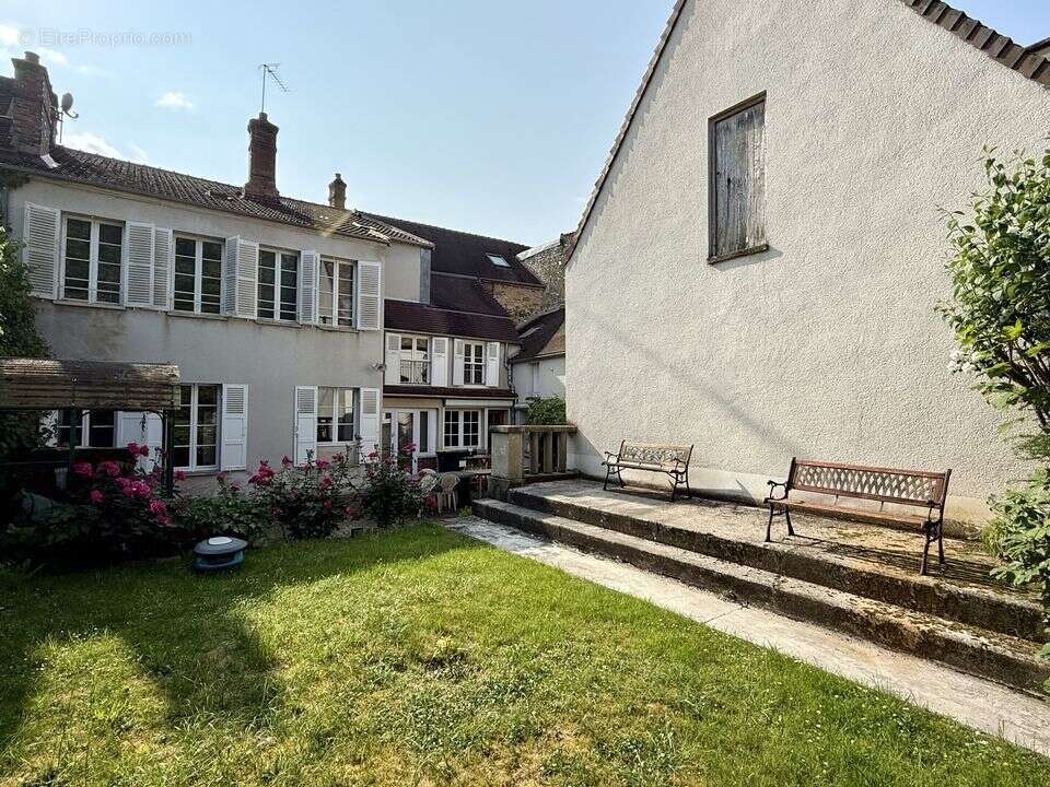 Maison à DONNEMARIE-DONTILLY