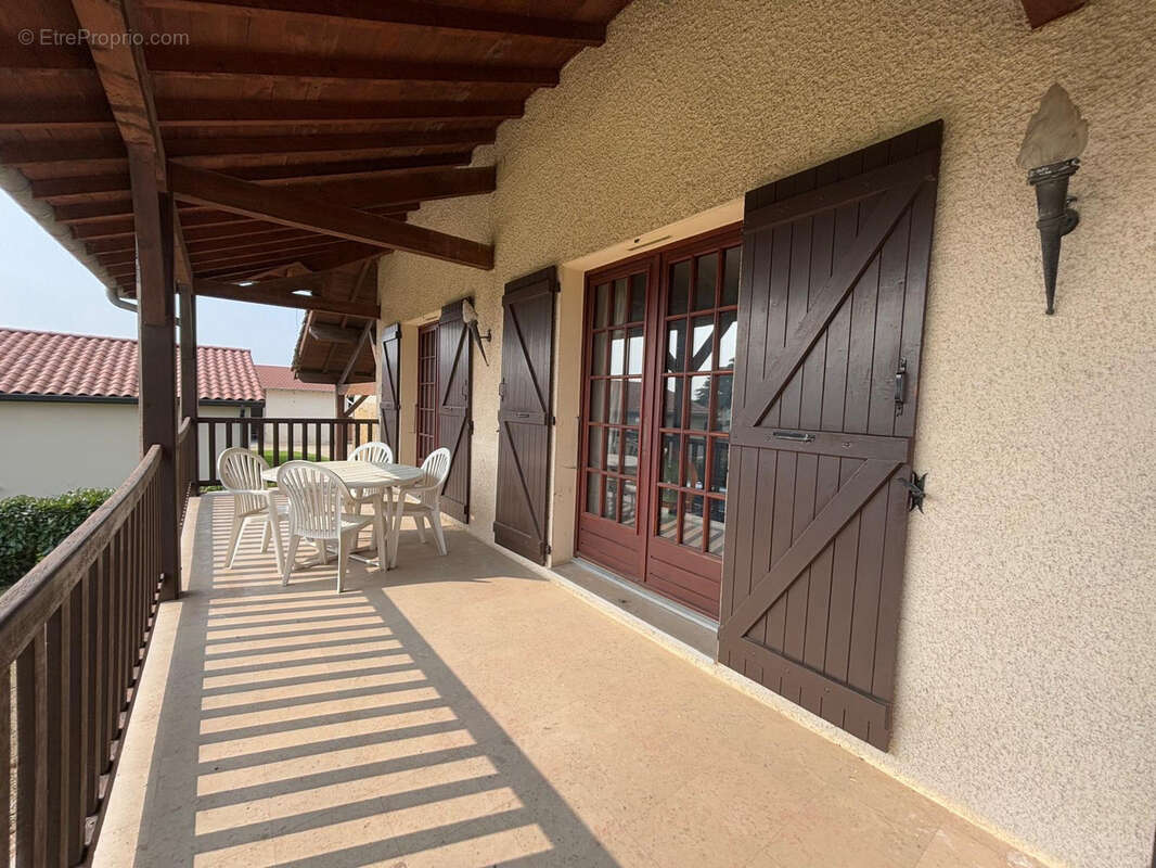 Maison à SAINT-JEAN-SUR-VEYLE