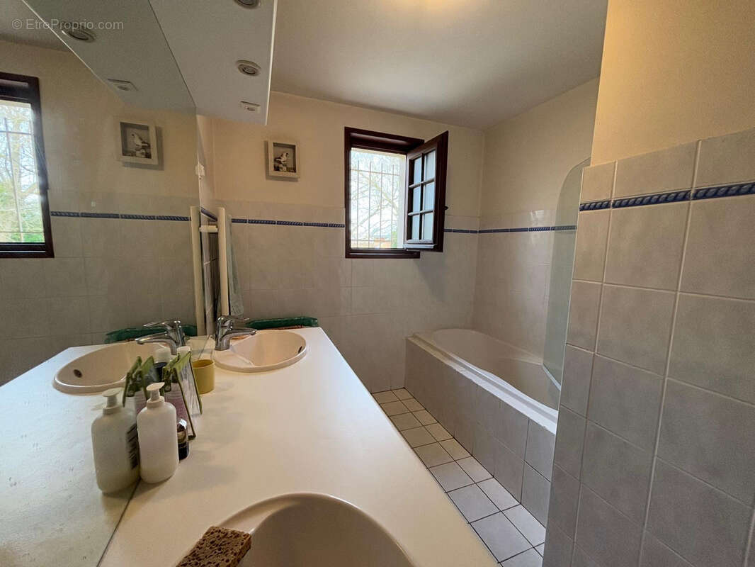 Maison à SAINT-JEAN-SUR-VEYLE