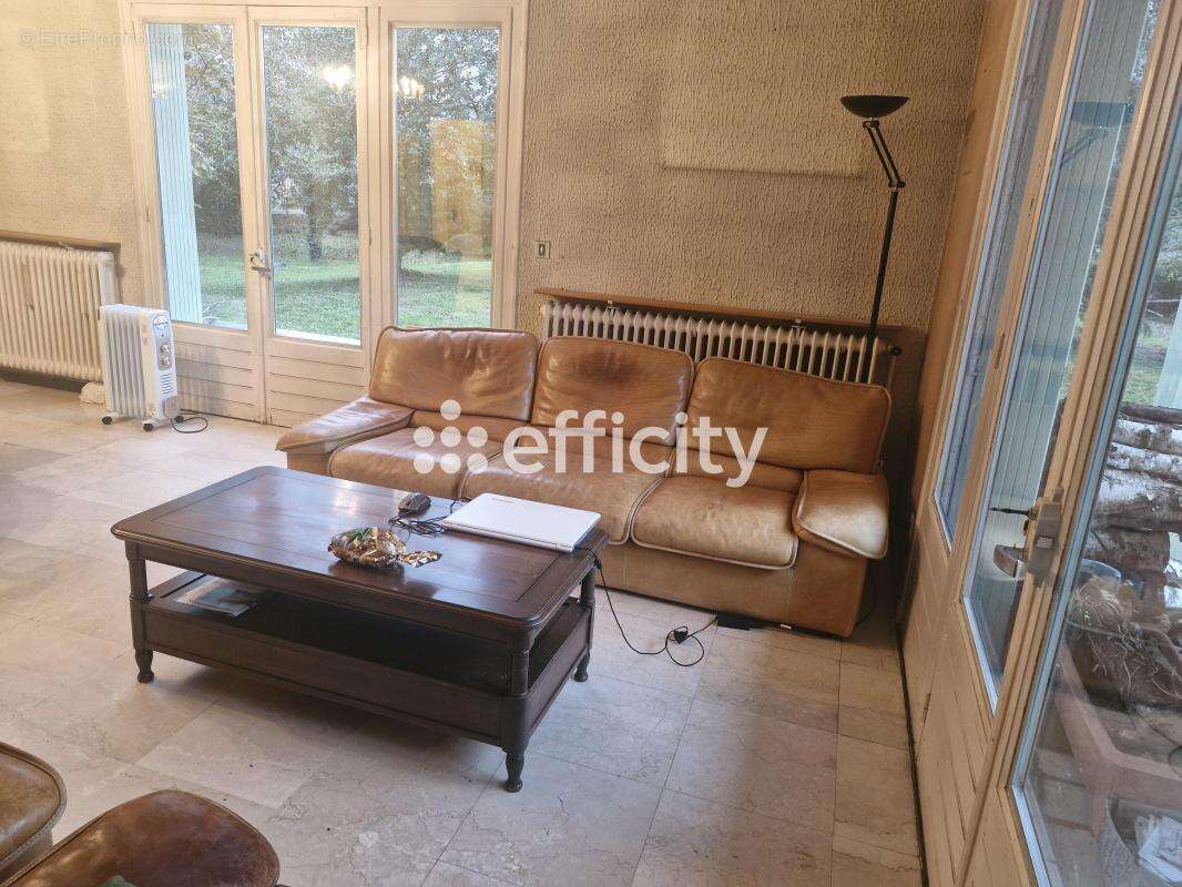 Maison à COLLONGES-AU-MONT-D&#039;OR