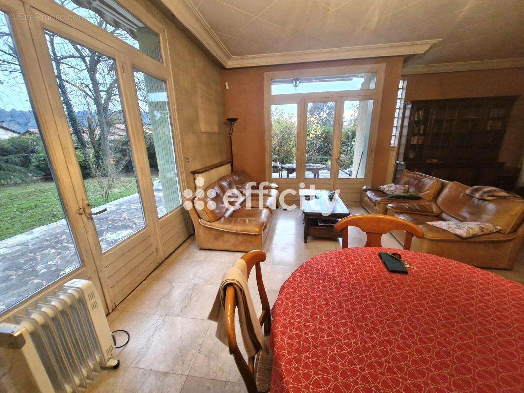 Maison à COLLONGES-AU-MONT-D&#039;OR