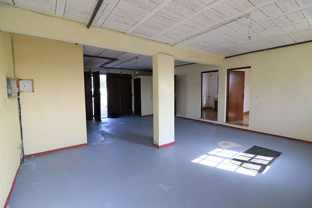 Autre à NISSAN-LEZ-ENSERUNE