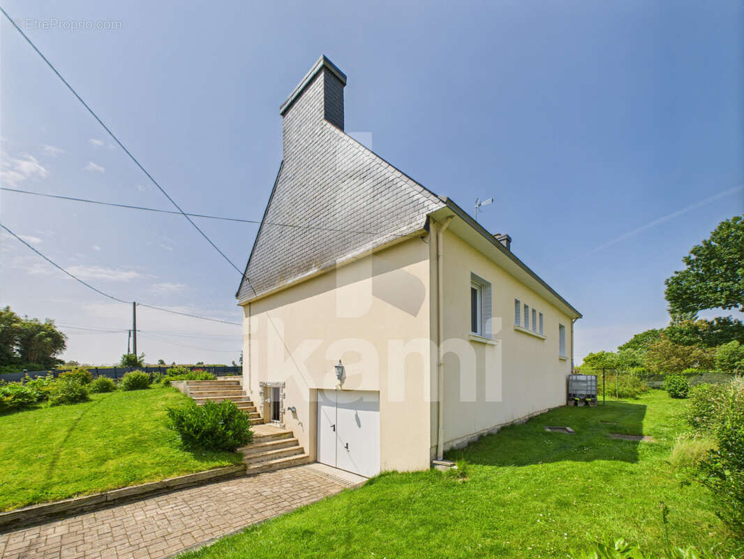 Maison à CORAY
