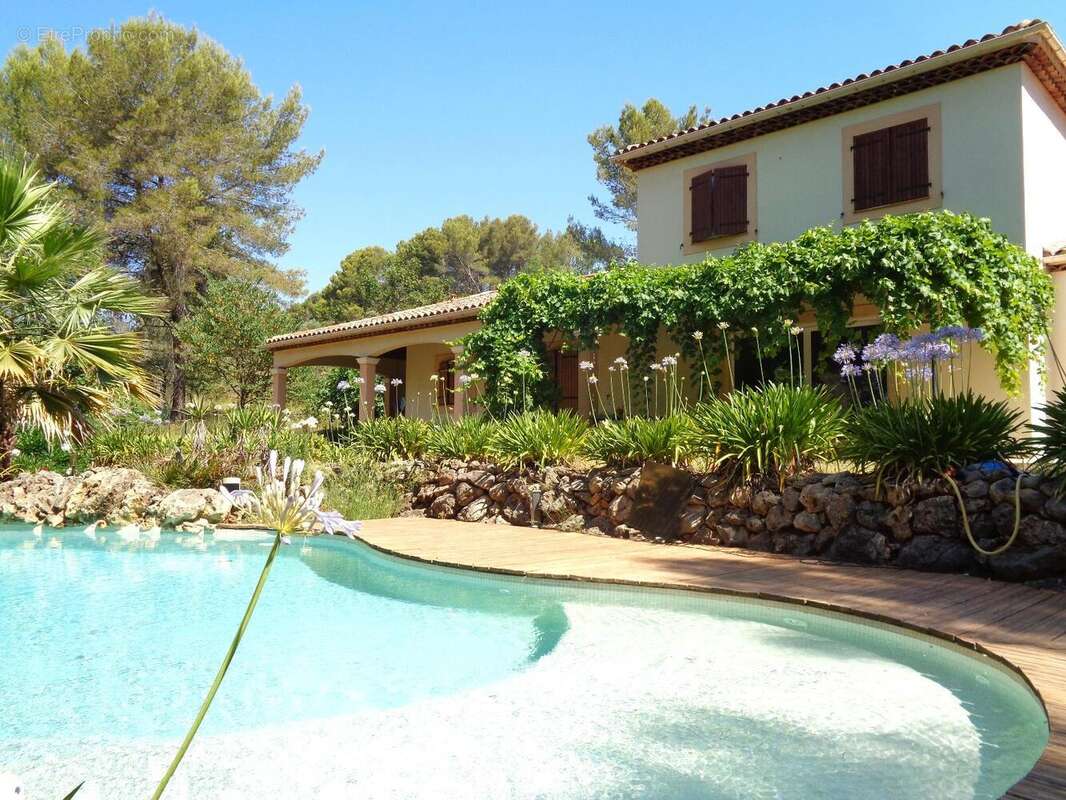   - Maison à DRAGUIGNAN