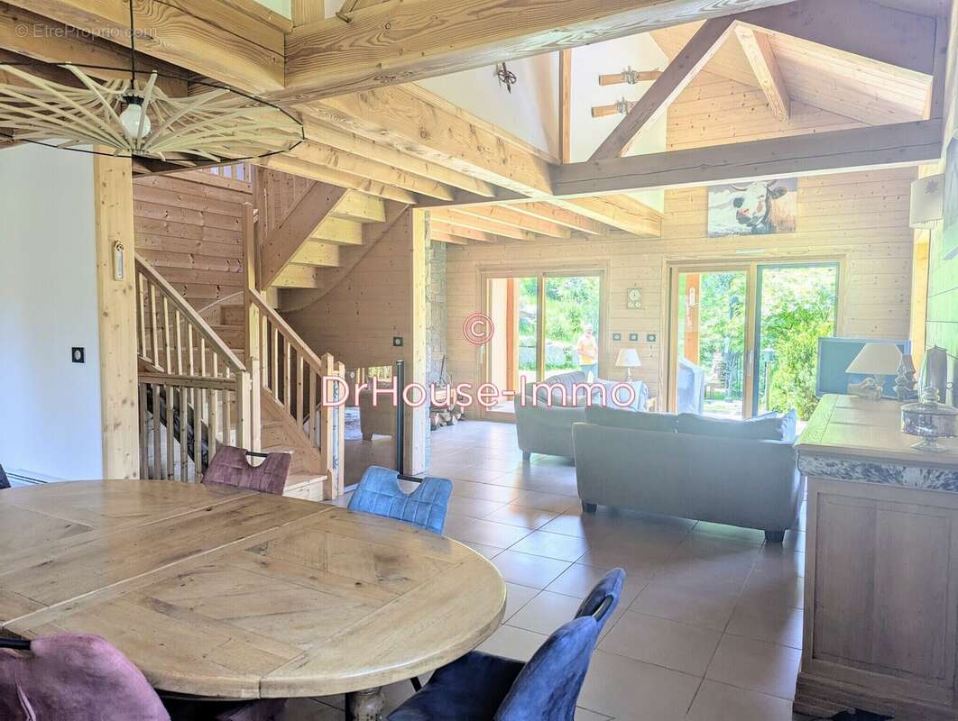 Maison à LES ANGLES