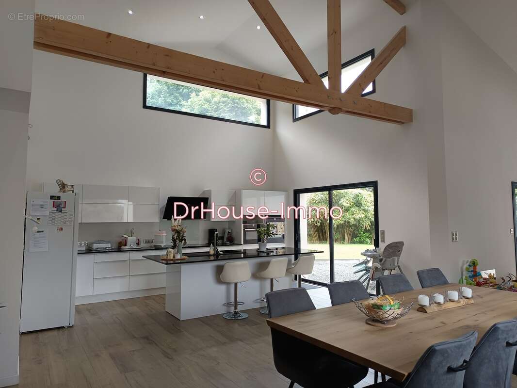 Maison à LOUVIGNE-DU-DESERT