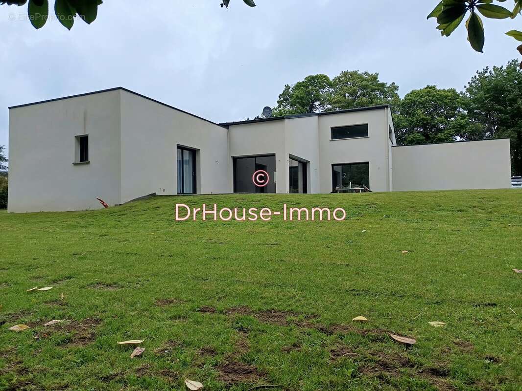 Maison à LOUVIGNE-DU-DESERT