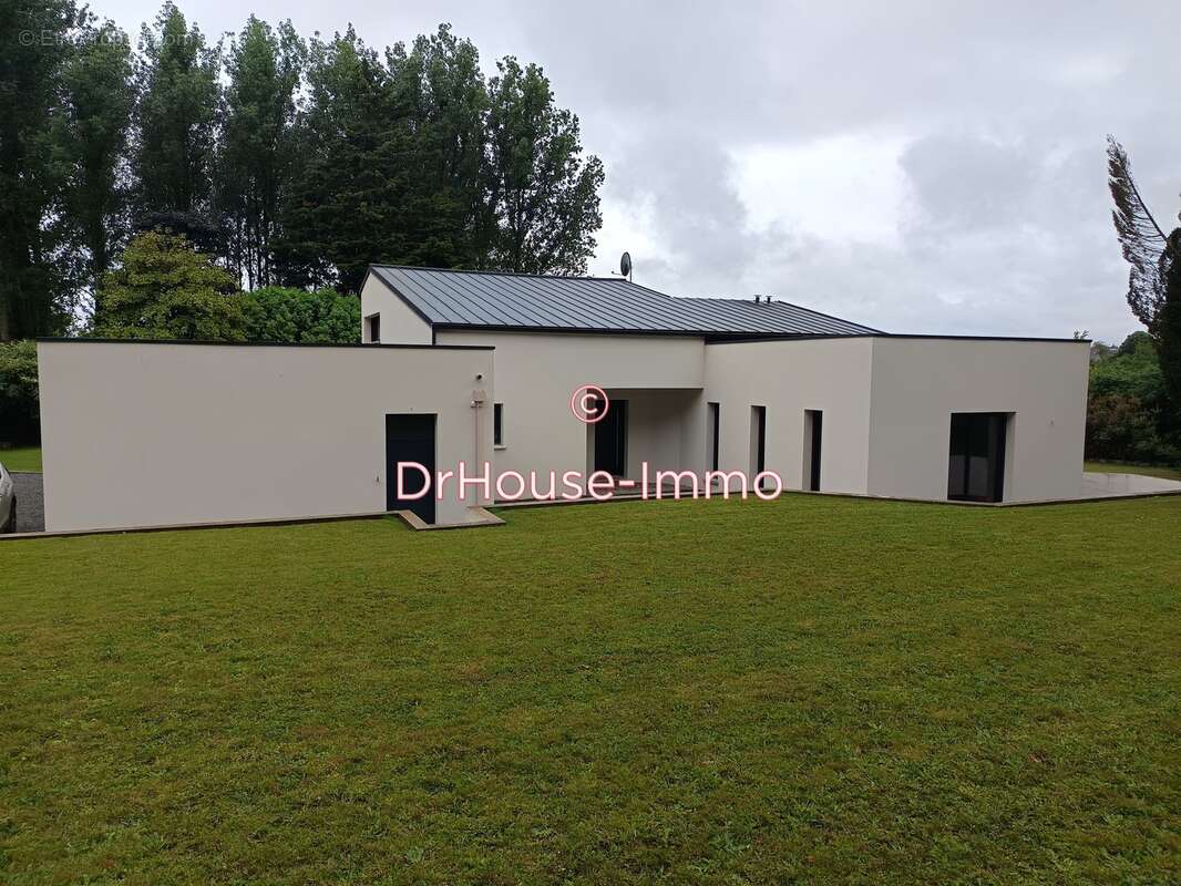 Maison à LOUVIGNE-DU-DESERT