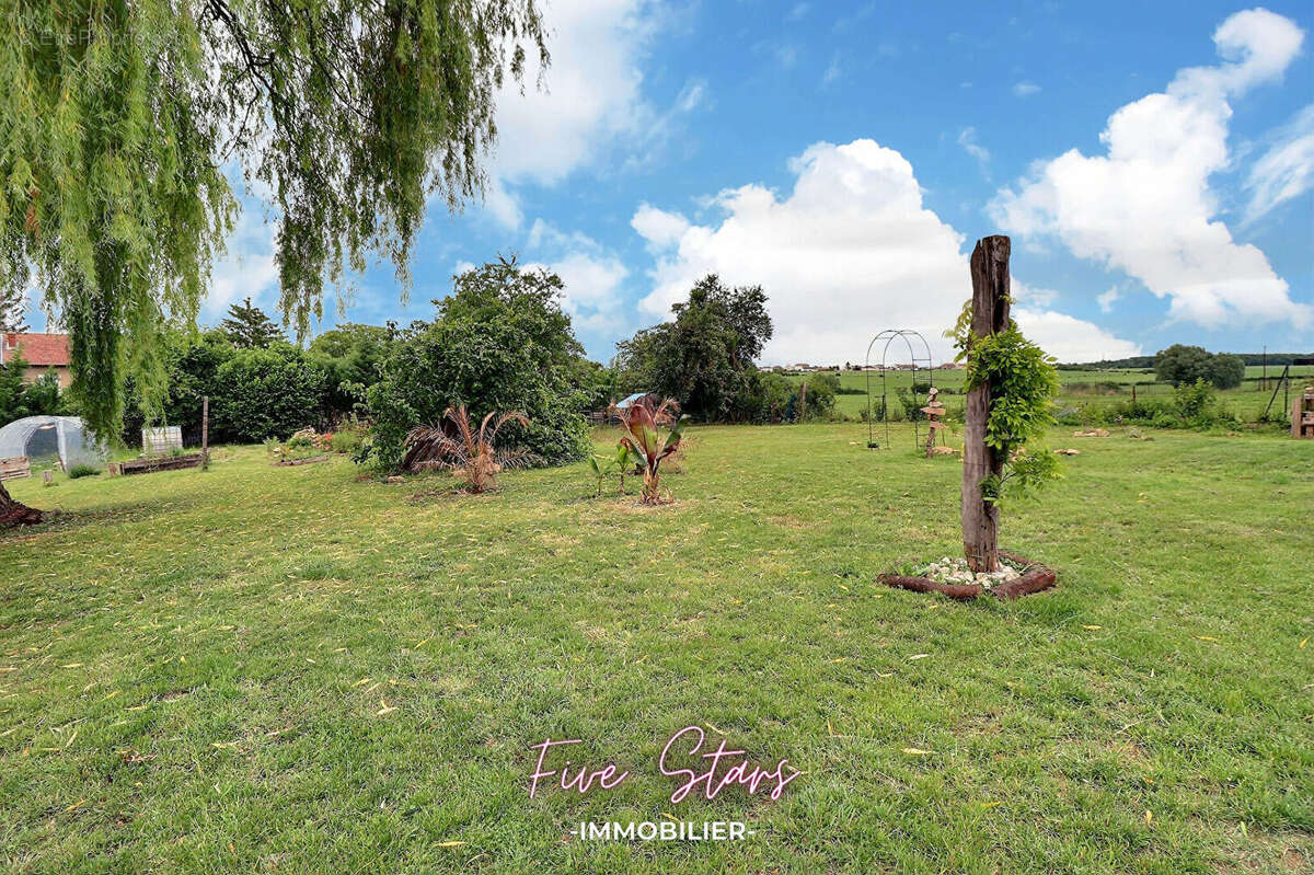 Maison à DOMMARY-BARONCOURT