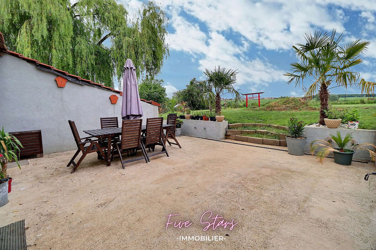 Maison à DOMMARY-BARONCOURT