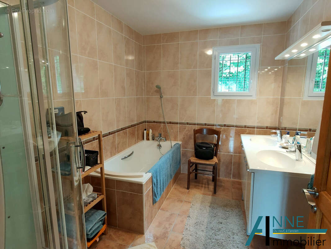 Maison à SAINT-SERNIN-DU-PLAIN