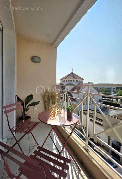 Appartement à LE CANNET