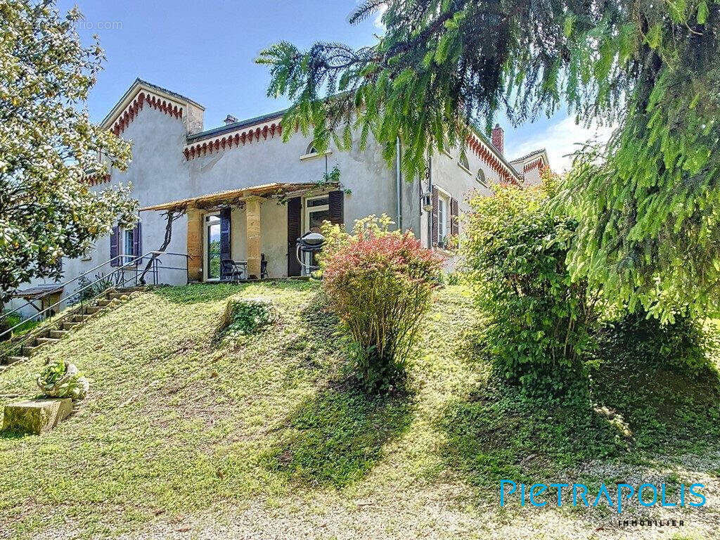 Maison à SAINT-ETIENNE-DES-OULLIERES