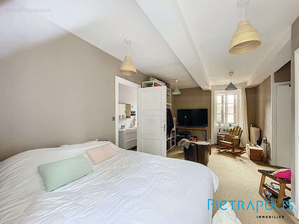 Maison à SAINT-ETIENNE-DES-OULLIERES