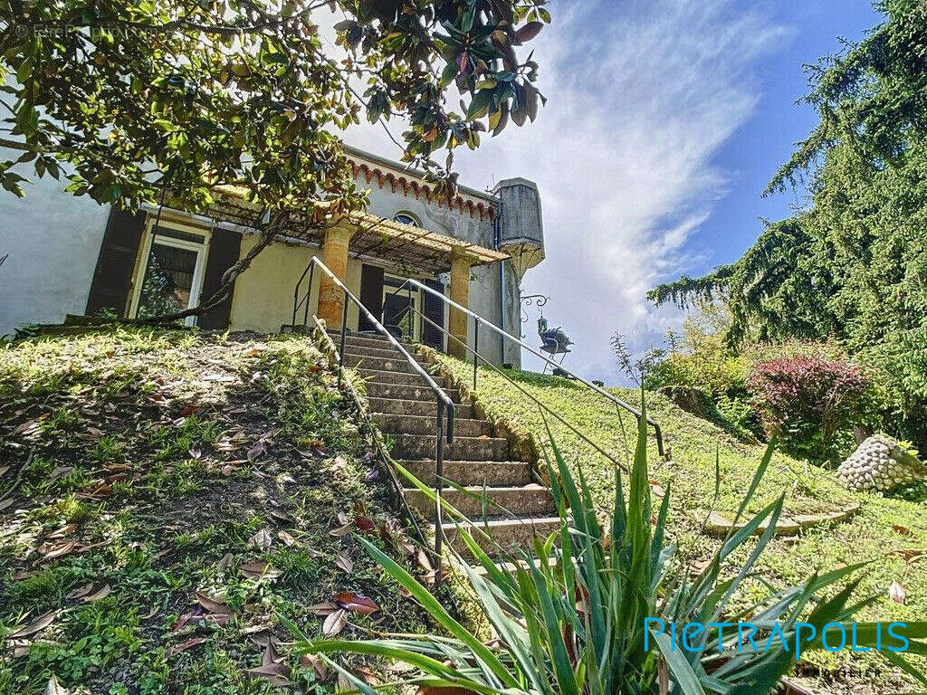 Maison à SAINT-ETIENNE-DES-OULLIERES