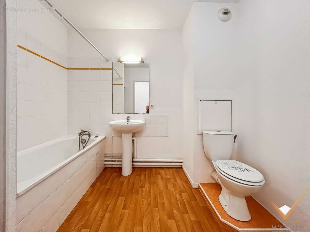 Appartement à FROUZINS