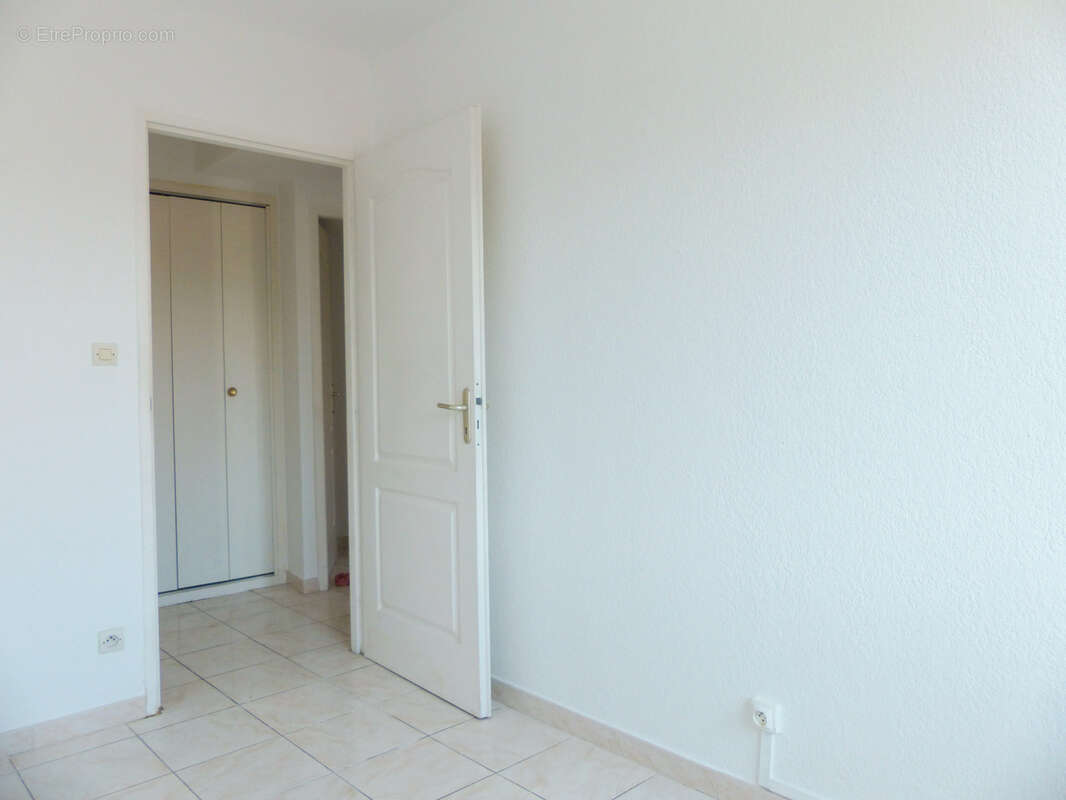 Appartement à LAMALOU-LES-BAINS
