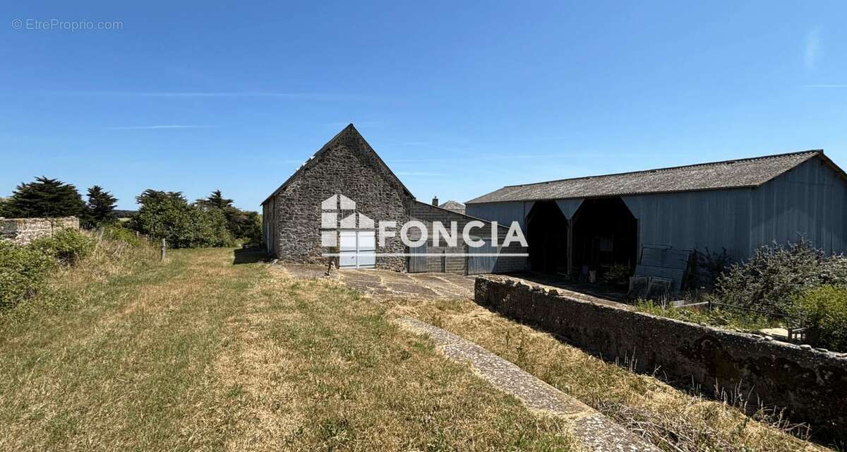 Maison à SAINT-JEAN-SUR-ERVE