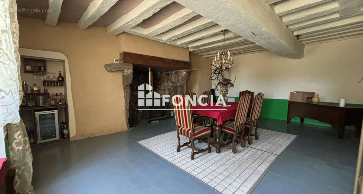 Maison à SAINT-JEAN-SUR-ERVE